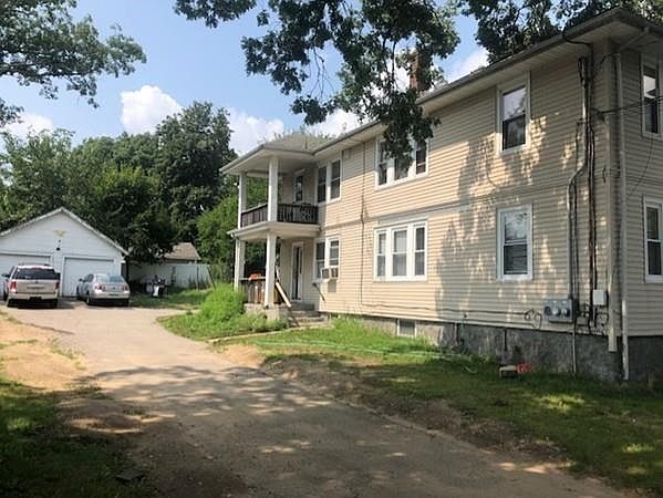 2nd image of 455 Ash St