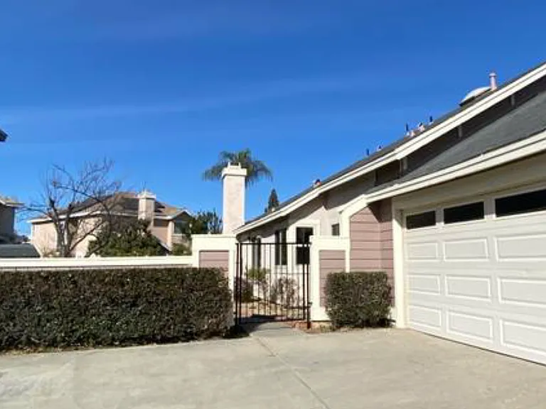 11828 Providence Bay Ct — Photo 4