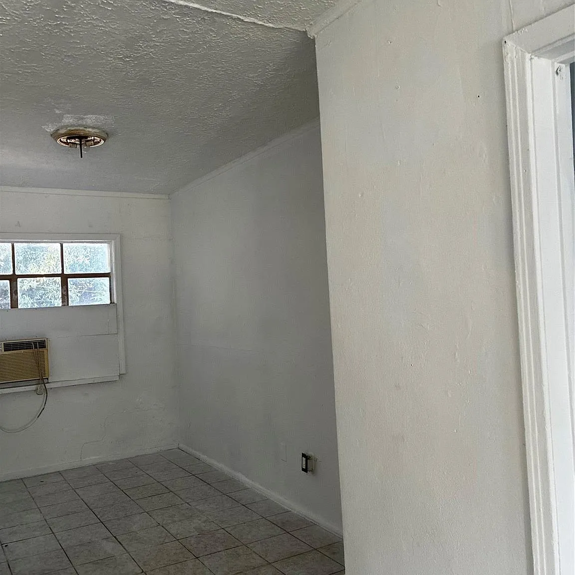 2 bed, 1.0 bath, 1668 sqft, $950 — Photo 3