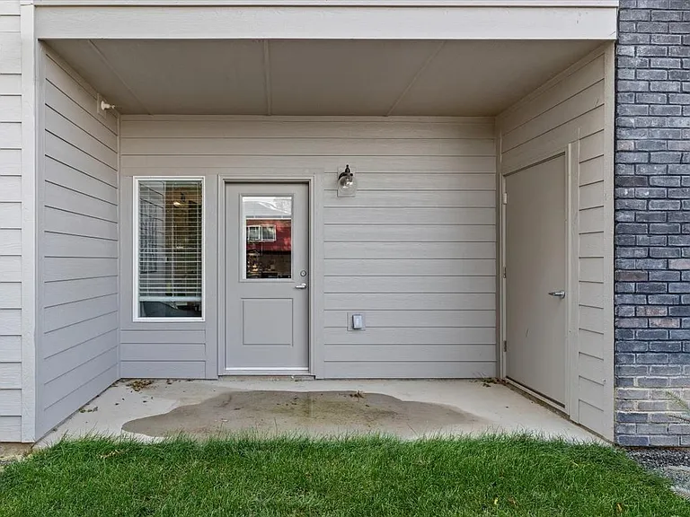 Hawk's Landing Apartments — Photo 122