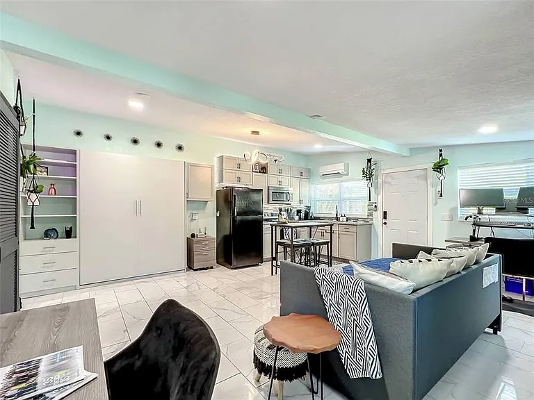 1245 Catalpa Dr #4 — Photo 6