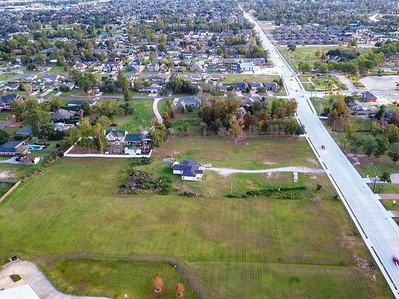 2nd image of 3609 W Prien Lake Rd