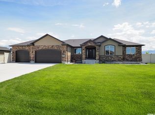 584 E Coach Ln, Grantsville, UT 84029