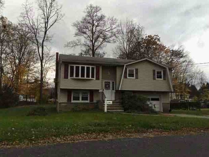 1st image of 28 Lincoln Ave