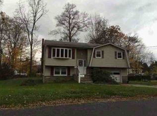 28 Lincoln Ave, Ogdensburg, NJ 07439