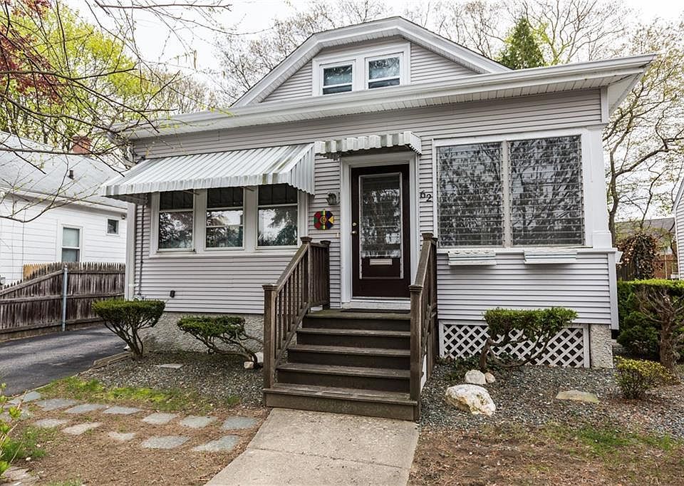 1st image of 62 Basswood Ave