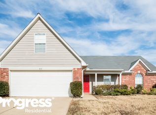 1862 Central Trails Dr, Southaven, MS 38671