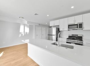 142 Chelsea St #4B, Boston, MA 02128