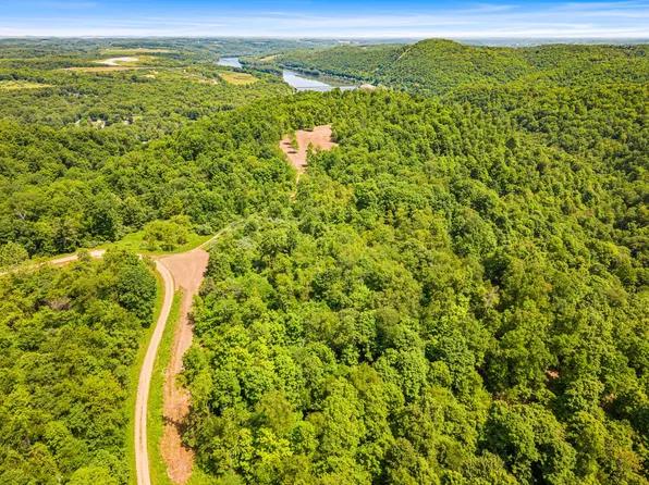 Jack Rd, Vandergrift, PA 15690