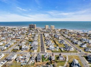 34 Riverdale Ave, Monmouth Beach, NJ 07750