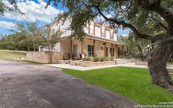 2nd image of 341 Hidden Oaks Dr