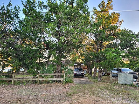 2nd image of 13919 Canal Dr