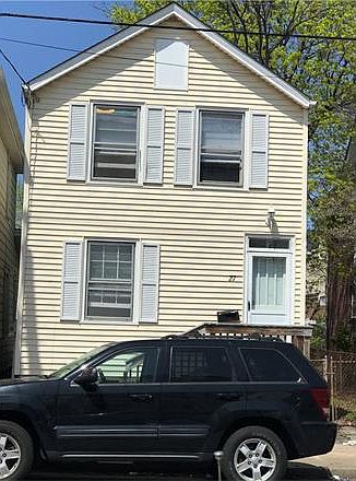 2nd image of 27 Stone St