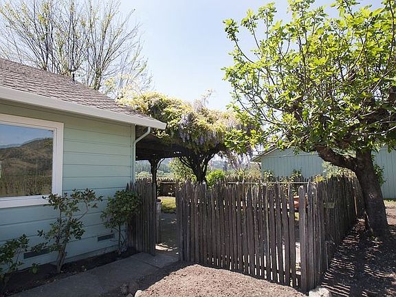 2nd image of 1271 Tubbs Ln
