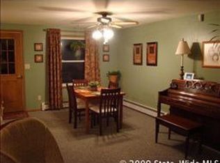 27 Robin Hollow Ln, Westerly, RI 02891