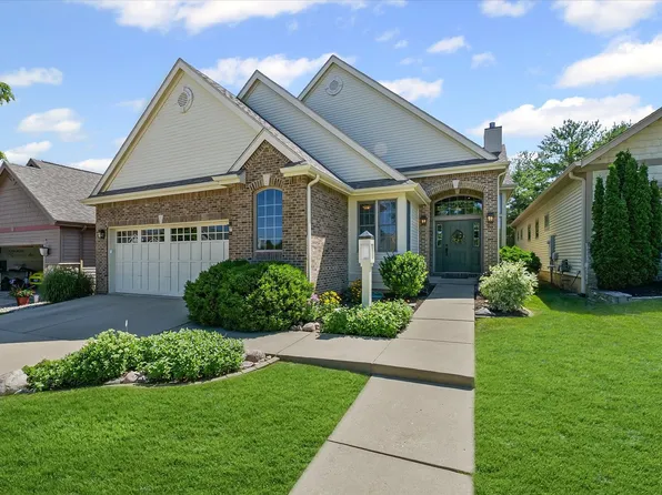 2512 Prairieridge Pl, Champaign, IL 61822