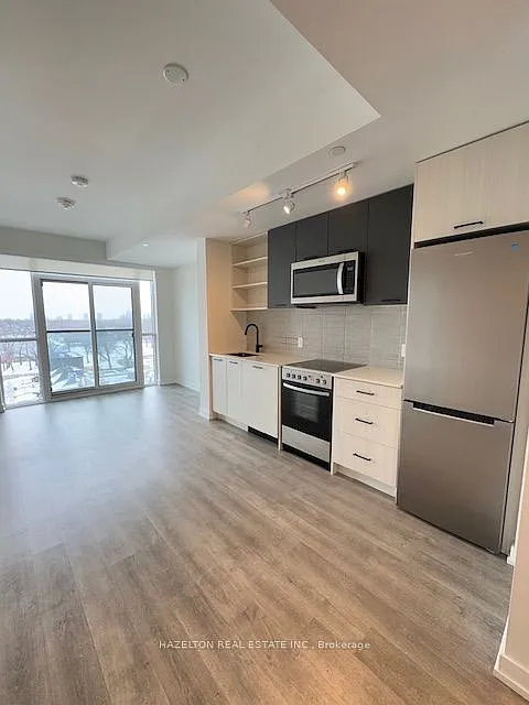 2300 Saint Clair Ave W #705