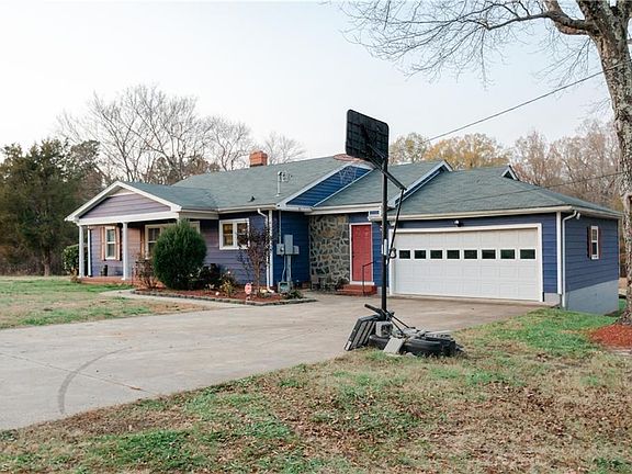 3rd image of 2131 Huffine Mill Rd
