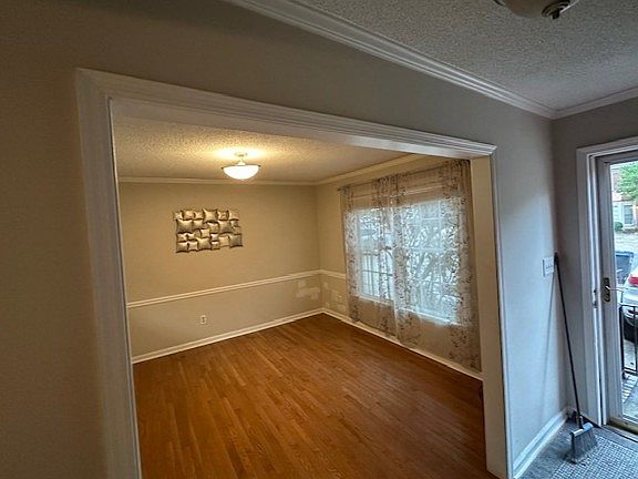3rd image of 9091 Cobbler Ct