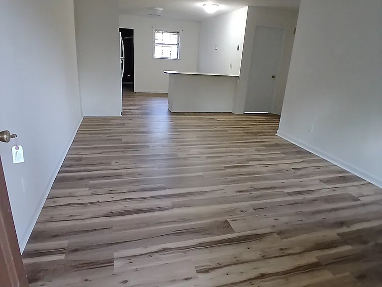804 Haywood Dr NW — Photo 2