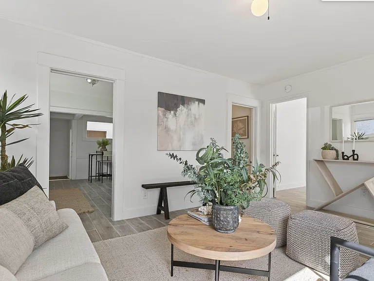 295 W Mission Ave — Photo 3
