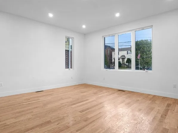 3239 Tierney Place image 10 of 30