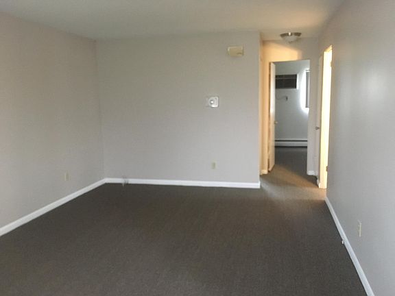 5th image of 2111 Weiss St APT 1