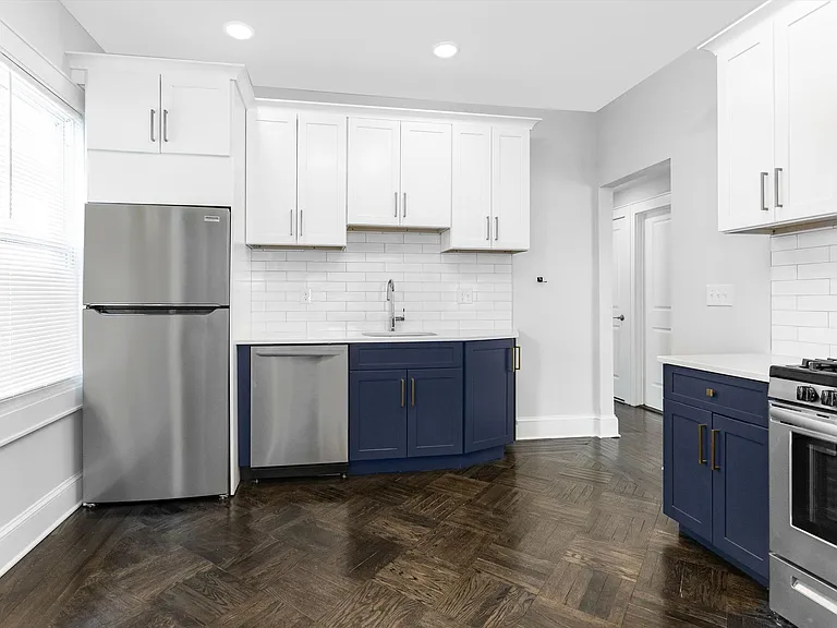 The Regis at Bloomfield — Photo 10