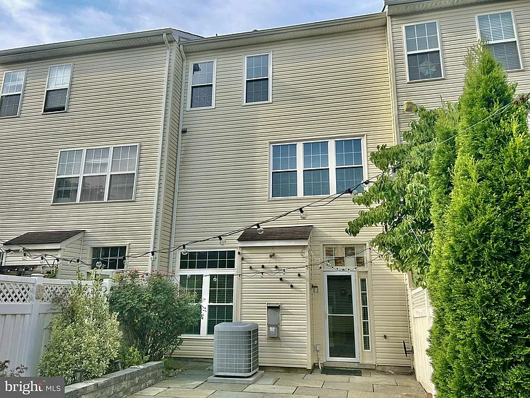 614 Gatestone St — Photo 25