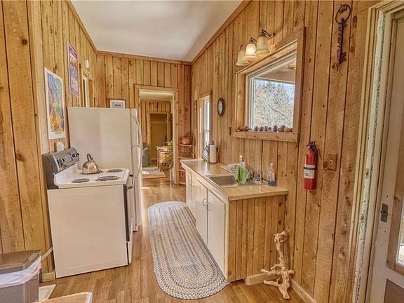 5th image of 37 Jefferson St #3