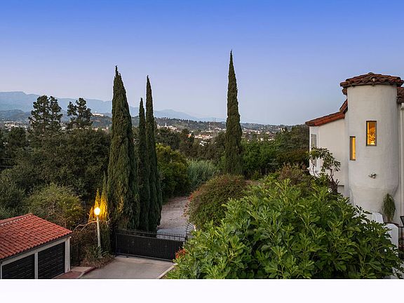5th image of 3700 Arbolada Rd