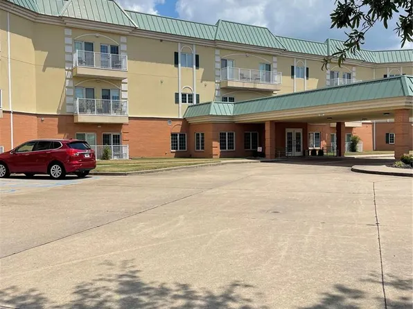 1300 N Main St APT 219, Sikeston, MO 63801