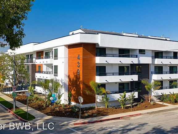 2nd image of 439 W Stocker St APT 109
