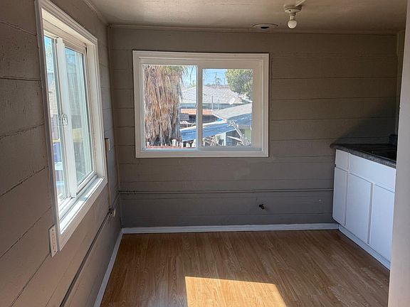 2nd image of 2029 Flower St #3/4
