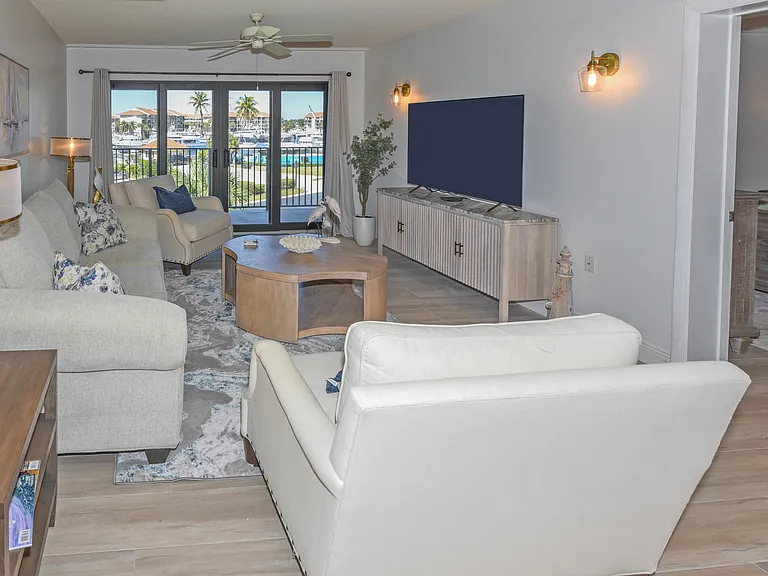901 Seafarer Cir #302 — Photo 11