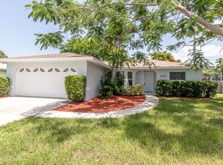 2447 Pinehurst St, Sarasota, FL 34231
