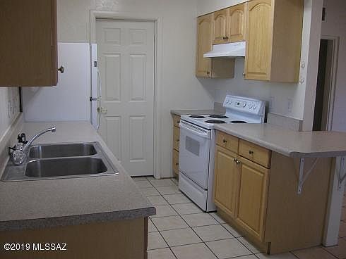 5th image of 3014 N Fontana Ave