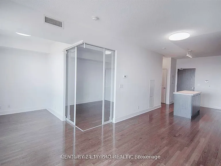 26 Norton Ave #1605 — Photo 11