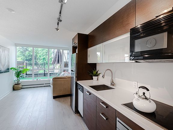 5th image of 10777 University Dr #207