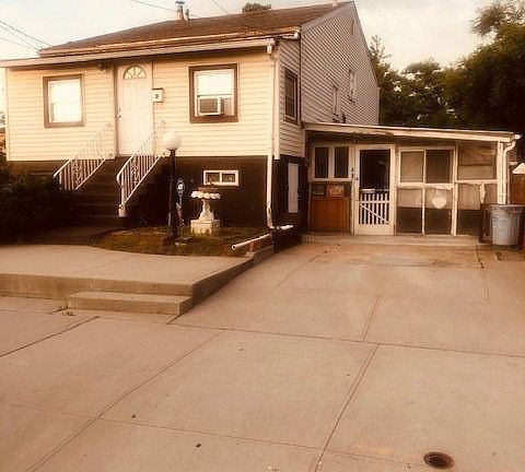 3rd image of 404 48th St #B