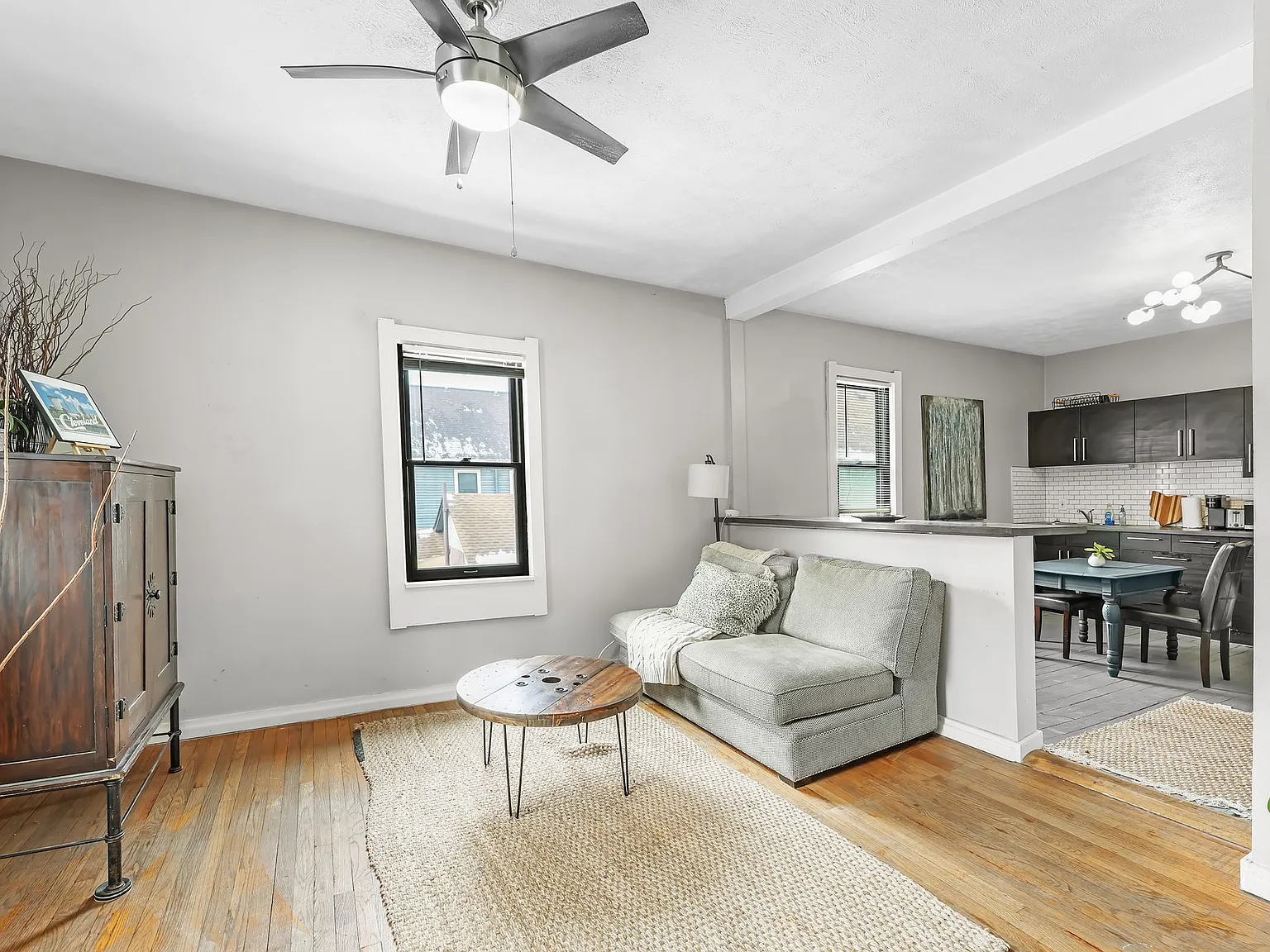 1 bed, 750 sqft, $2,400 — Photo 3