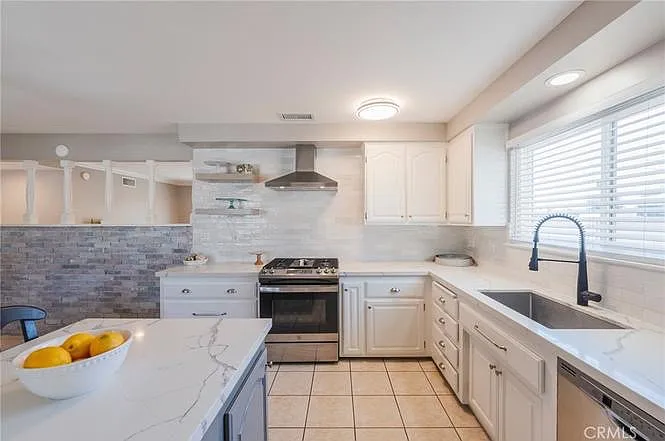 2436 E Tryon Ave — Photo 5