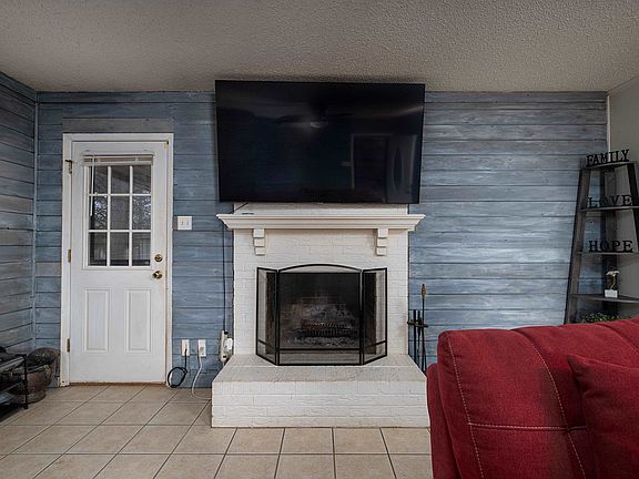 4th image of 9663 Matise St