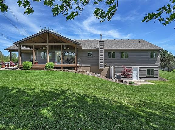 2nd image of 6 Nancy Dr