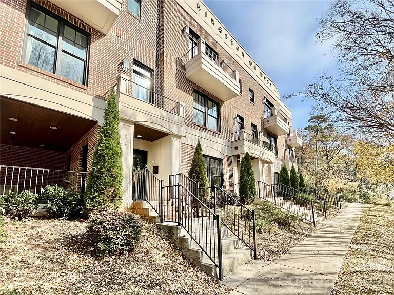 614 West Blvd — Photo 1