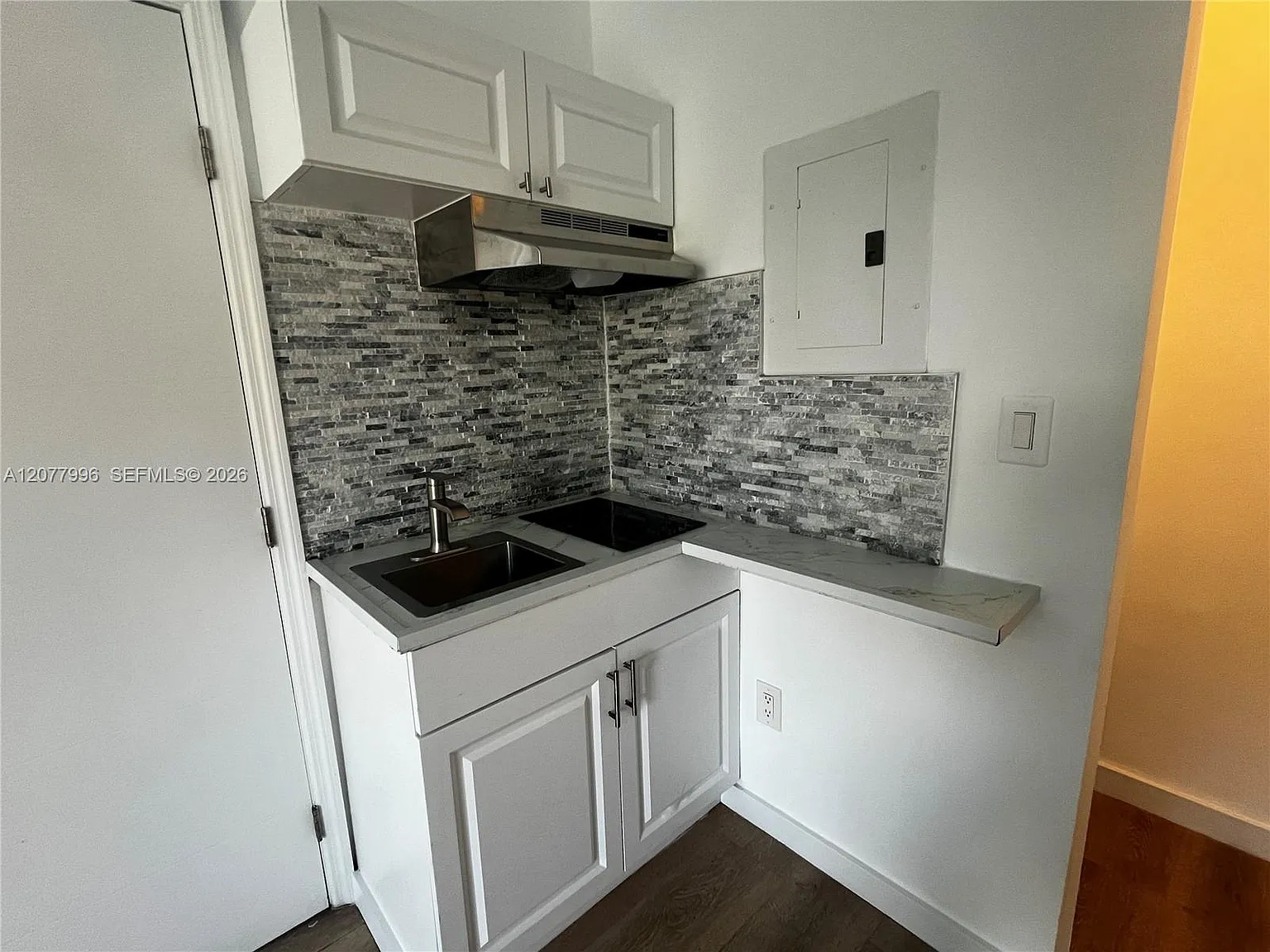 1455 Michigan Ave Condo — Photo 3
