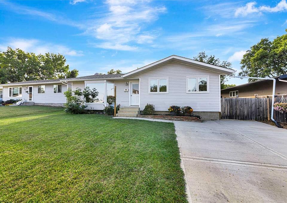 1st image of 3208 W 54th Ave