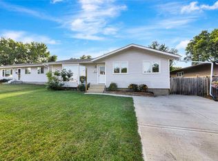 3208 W 54th Ave, Lloydminster, AB T9V1H2