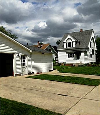 4th image of 411 S Ohio St