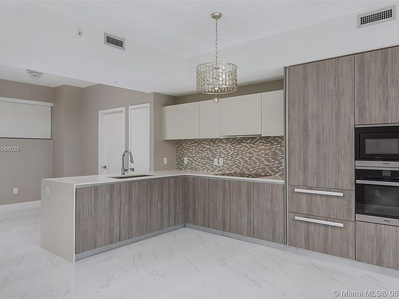 3rd image of 2900 NE 7th Ave Unit 3903